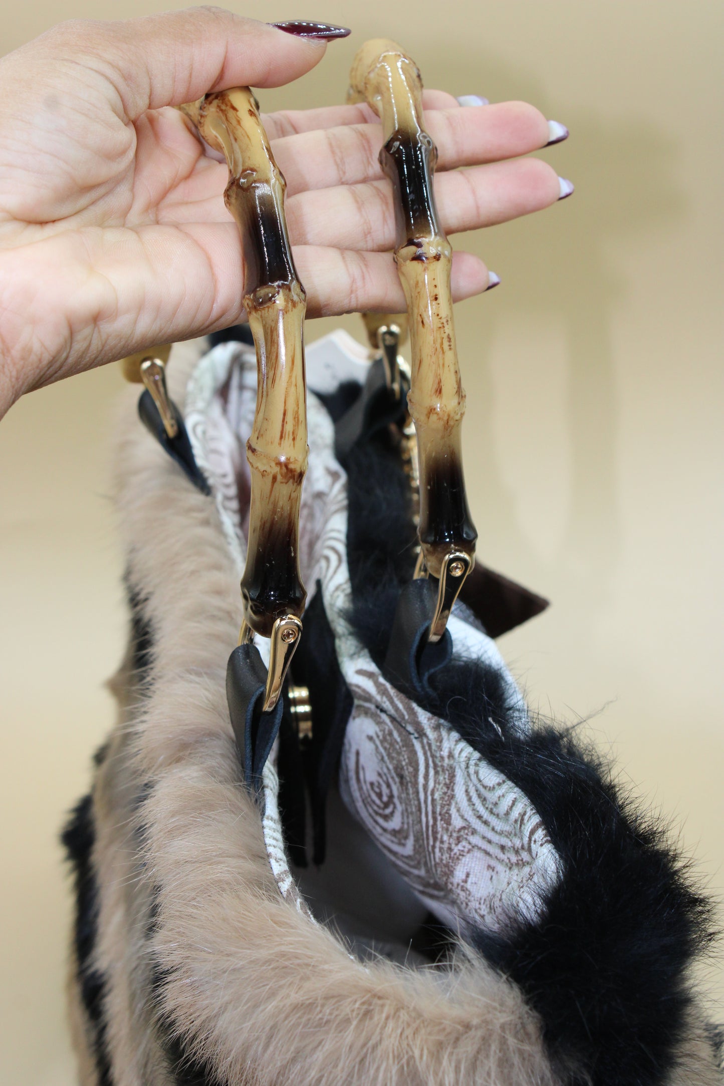 Borsa in Pelliccia Marrone & Nera