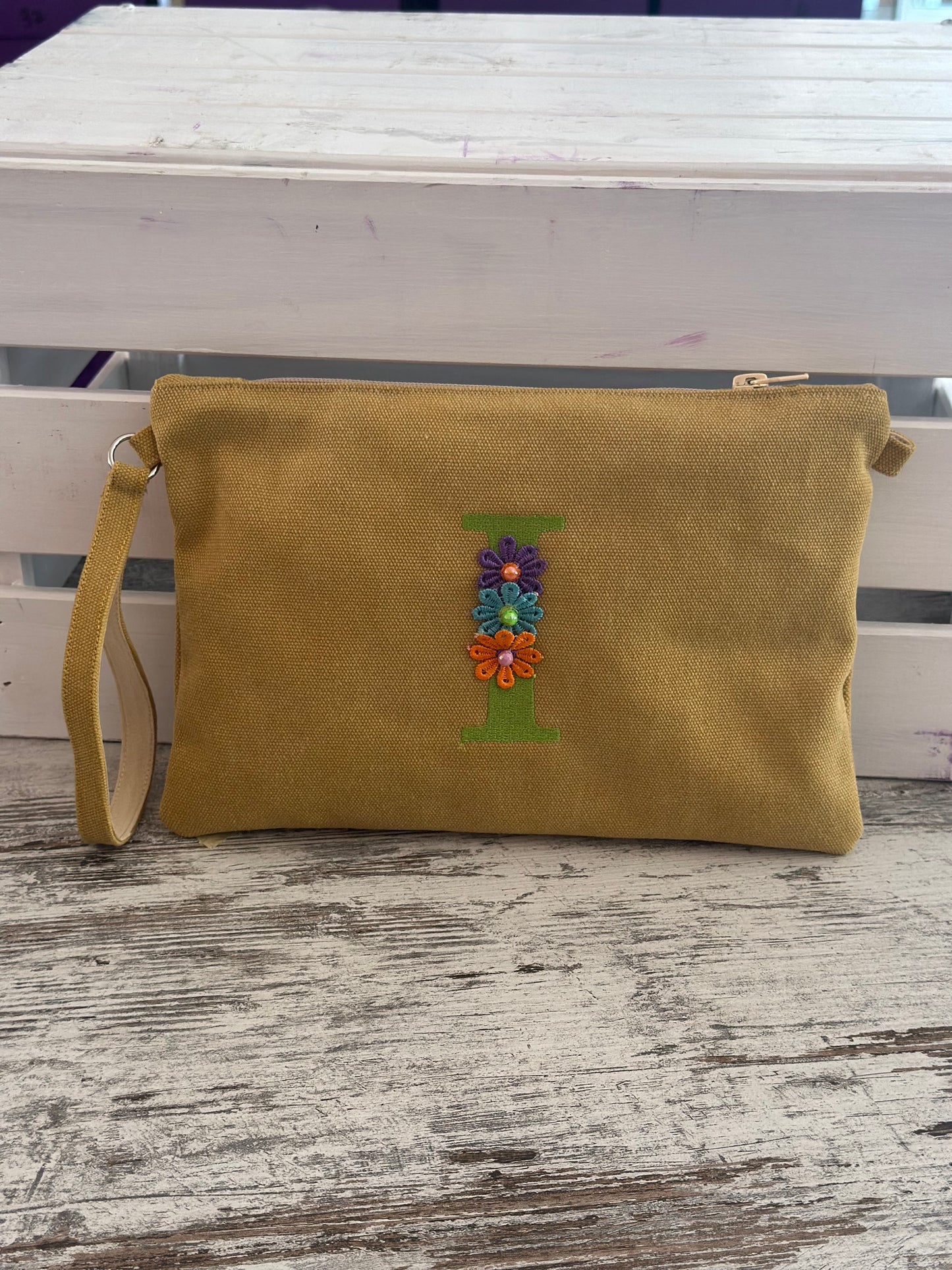 Pochette Lettera Ricamata