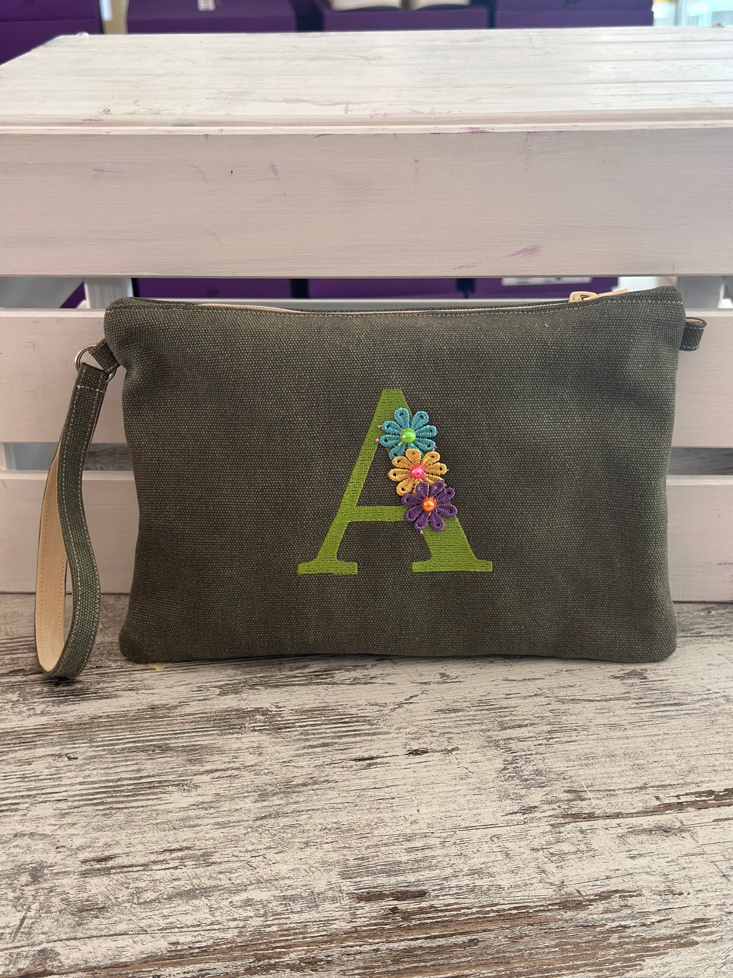 Pochette Lettera Ricamata