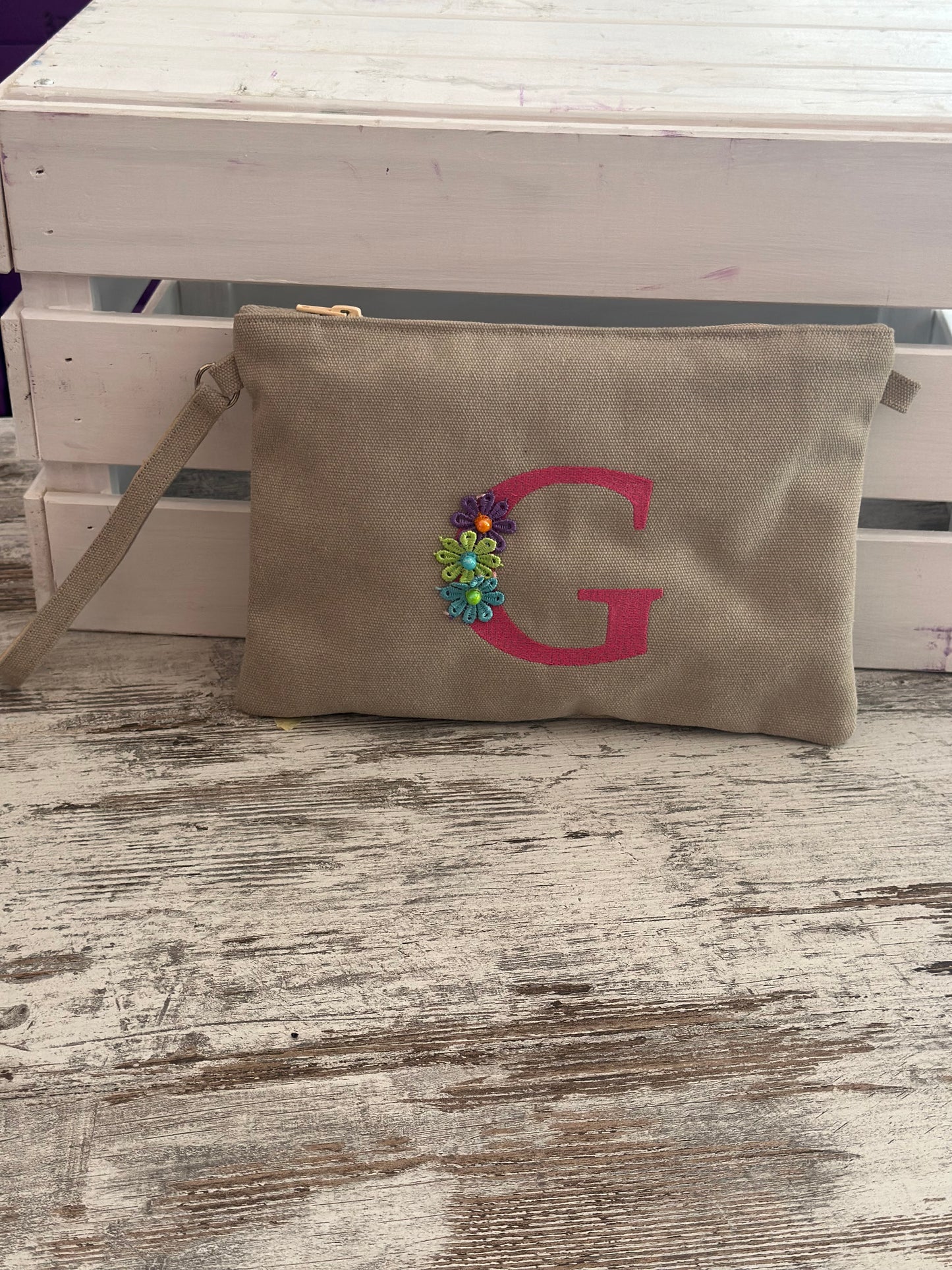 Pochette Lettera Ricamata