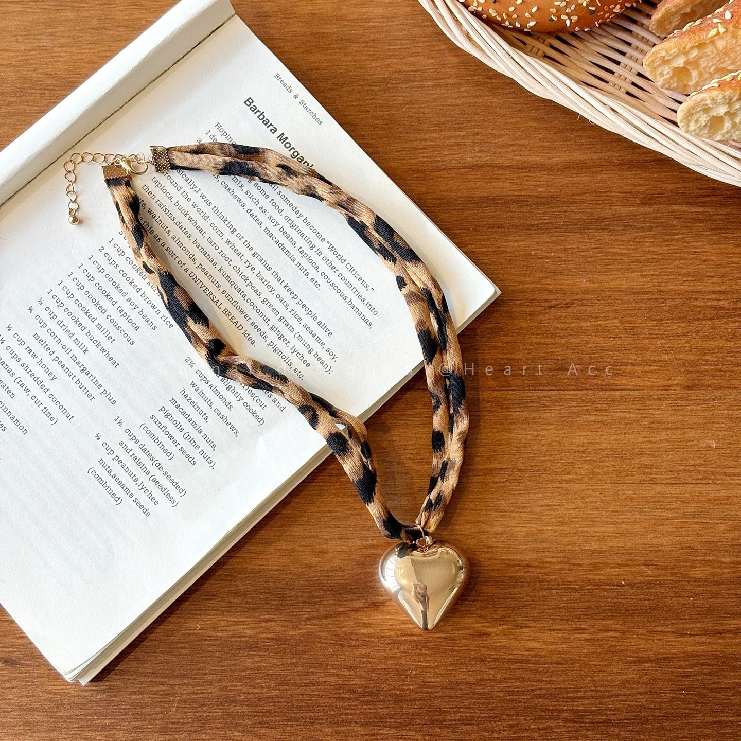 Clavicle chain Leopardato