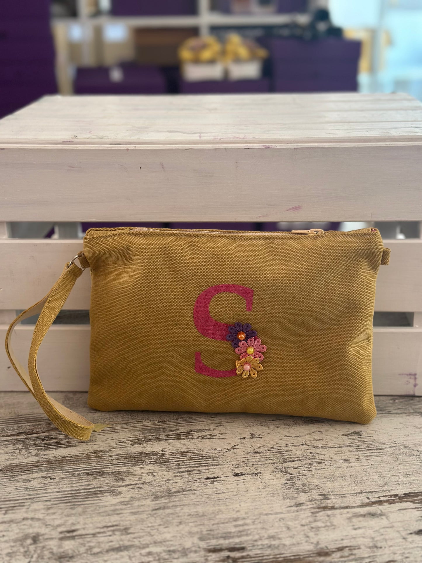 Pochette Lettera Ricamata