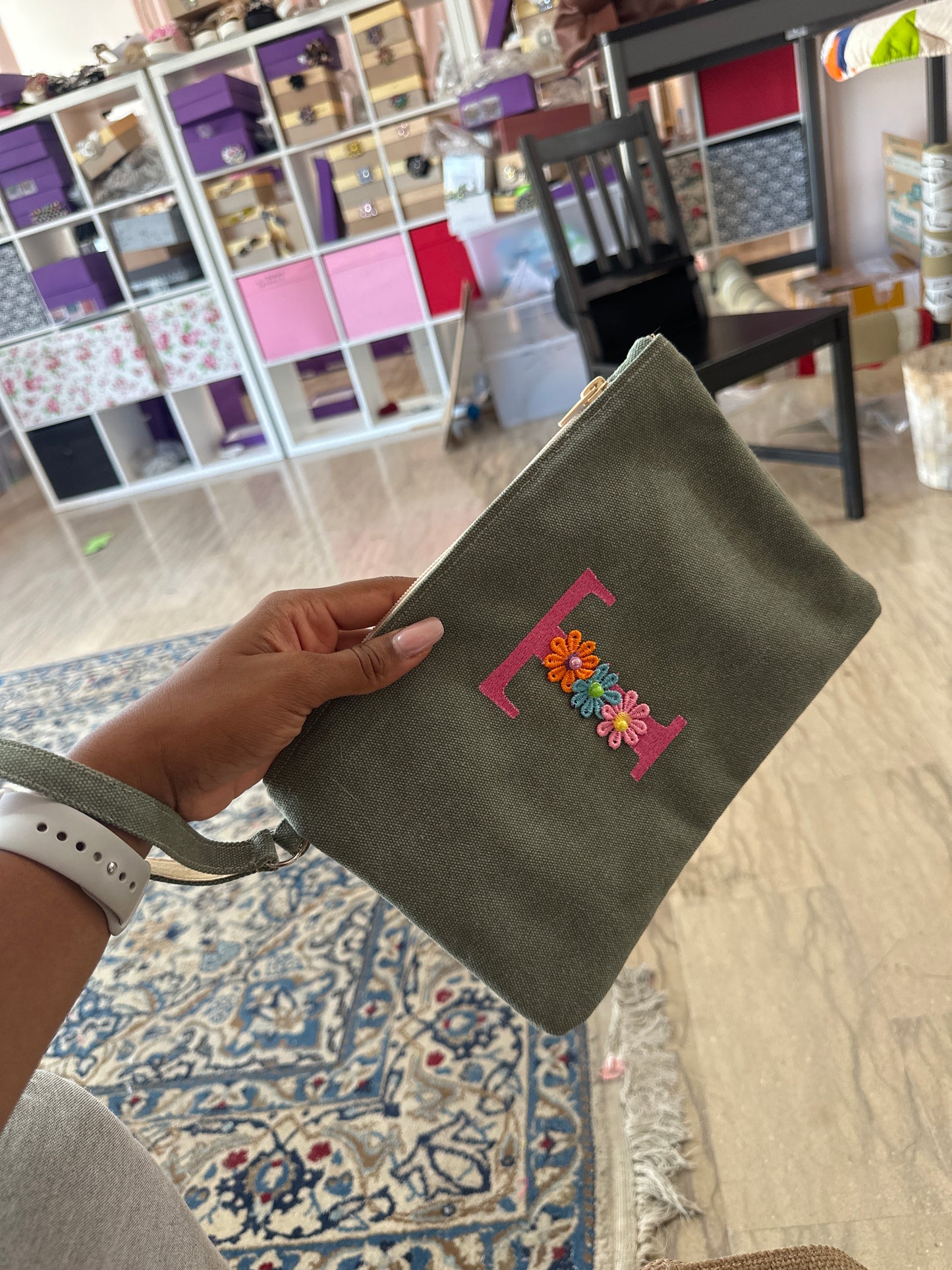 Pochette Lettera Ricamata