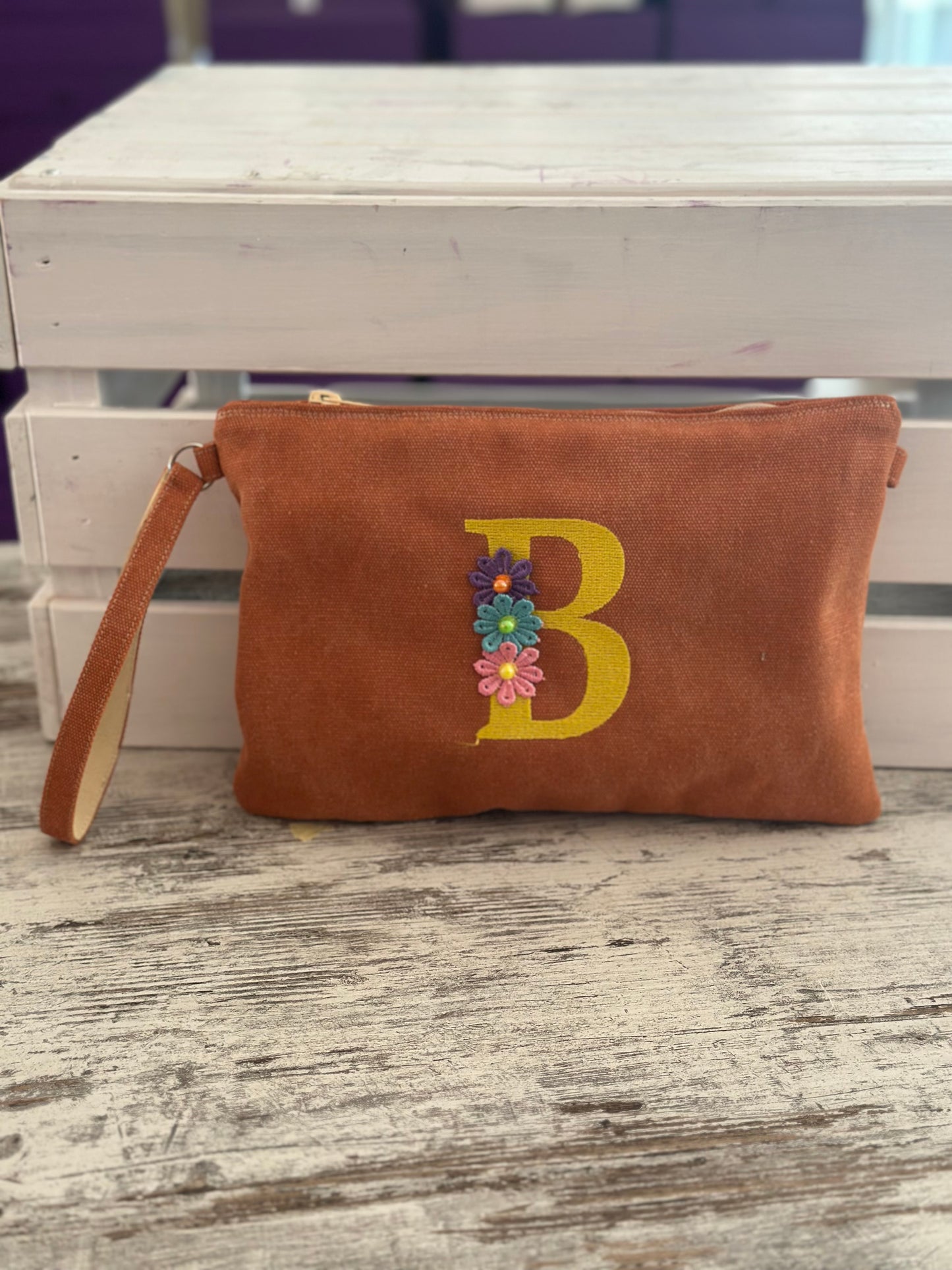 Pochette Lettera Ricamata
