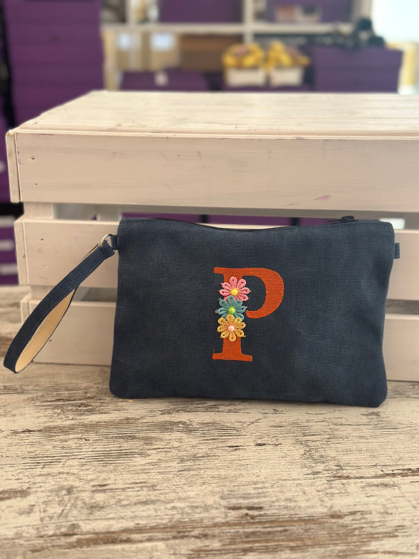 Pochette Lettera Ricamata